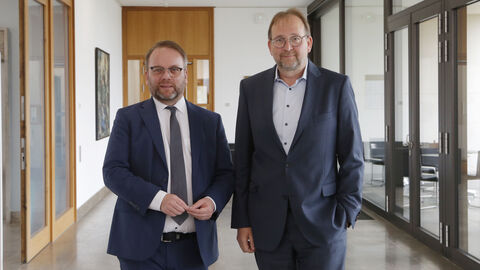Wissenschaftsminister Timon Gremmels und Prof. Dr. Enrico Schleiff, Präsident der Goethe-Universität Frankfurt, beim Antrittsbesuch des Ministers im März 2024.