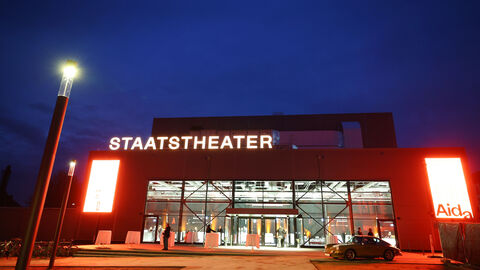 Die Interimsspielstätte in Kassel Die Interimsspielstätte in Kassel