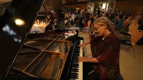 Ursel Schlicht am Piano