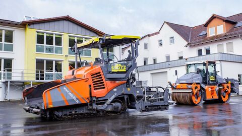 Straßenbaumaschinen im Einsatz