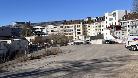 Blick auf das leere Baugelände