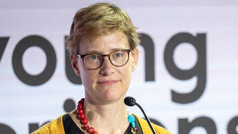 Porträt von Friederike Holtz